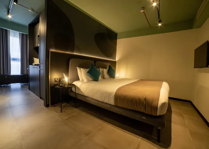 Eleven By Warren Collection