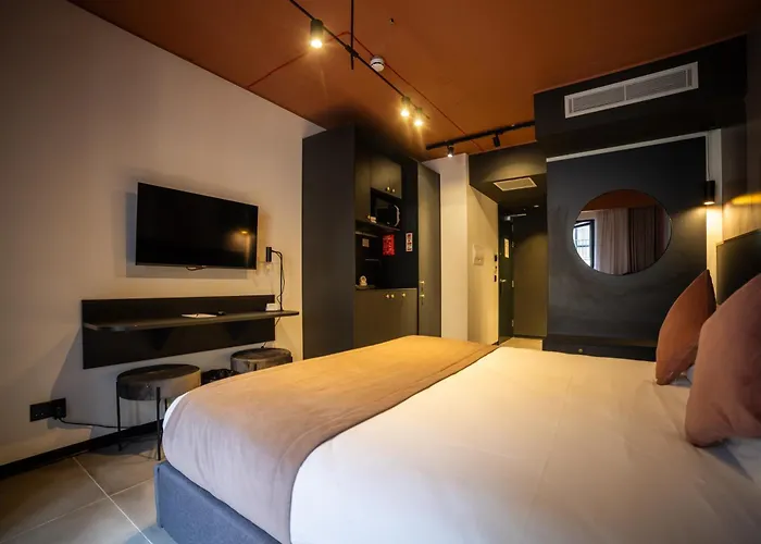 Apartman Eleven By Warren Collection *