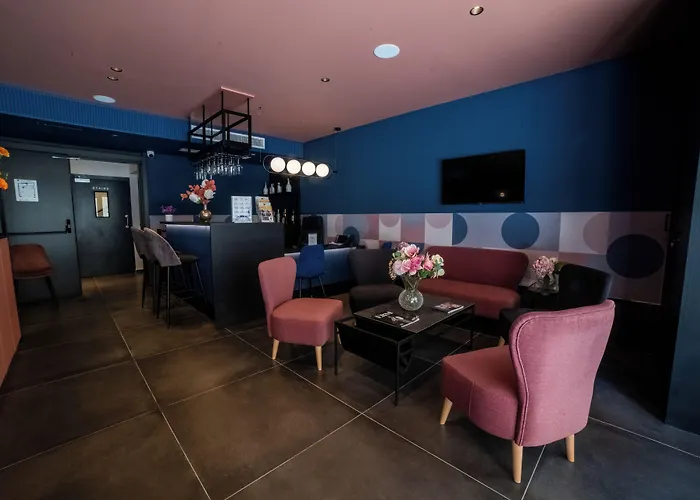 Eleven By Warren Collection